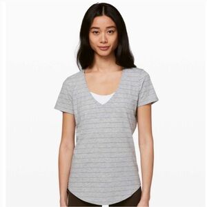 Lululemon Love Tee V - Short Serve Stripe Heathered Core Light Grey Grey Sage